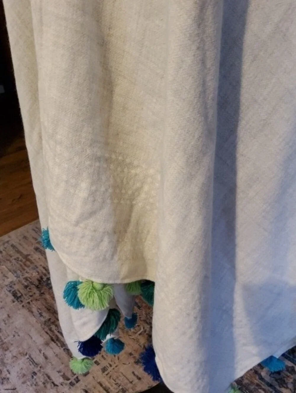 Mer sea Ivory Pom-Pom Shawl Wrap Travel Poncho NWOT OS